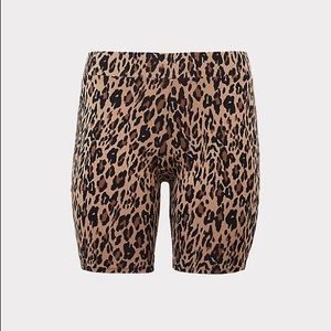 Leopard bike shorts